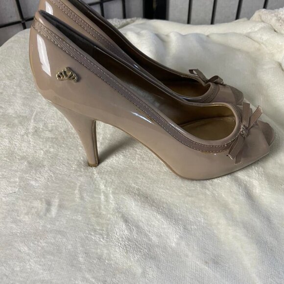 GUC Fergalicious Nude/Tan Open Toe Pumps size 7.5 - Picture 2 of 7